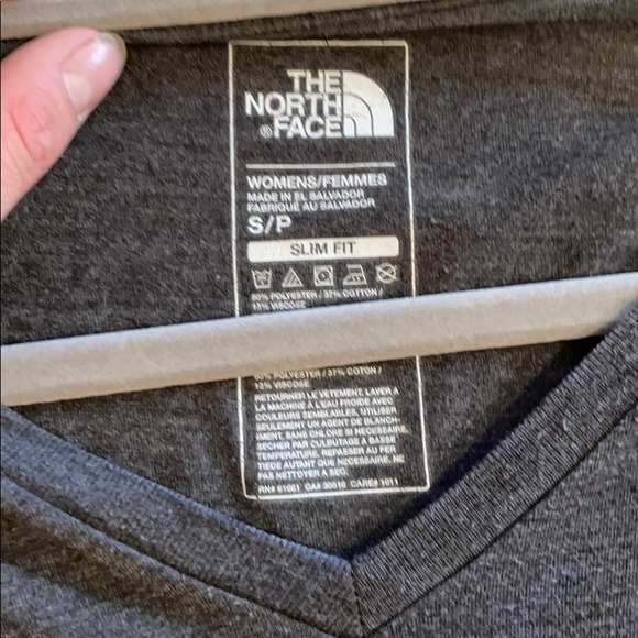 North face Tshirt - Picture 3 of 4
